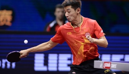 九游-《全民学乒乓横拍篇》第37集：正手弧圈球与正手高吊|乒乓球|拉球|波尔|摩擦|球拍_新浪体育_新浪新闻