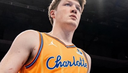 九游游戏-20分4板！联盟第1！克神追平乔丹，最佳新秀或许已经提前失去悬念