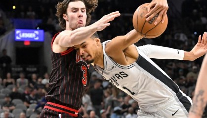 文班亚马砍下41+16+4+3 马刺轻取公牛豪取9连胜