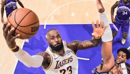 九游APP-雷迪克谈詹姆斯：他打出的表现不仅仅是出色，而是堪称非凡