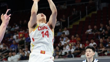 九游-7人轮换VS12人轮换！中国男篮连续两场逆转 我们正在拥抱硬汉篮球
